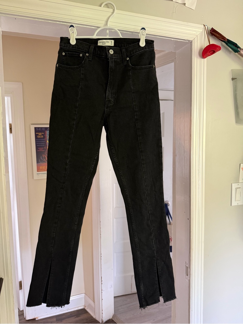Abercrombie and Fitch Black Women’s Skinny High Rise Split-Hem Jeans